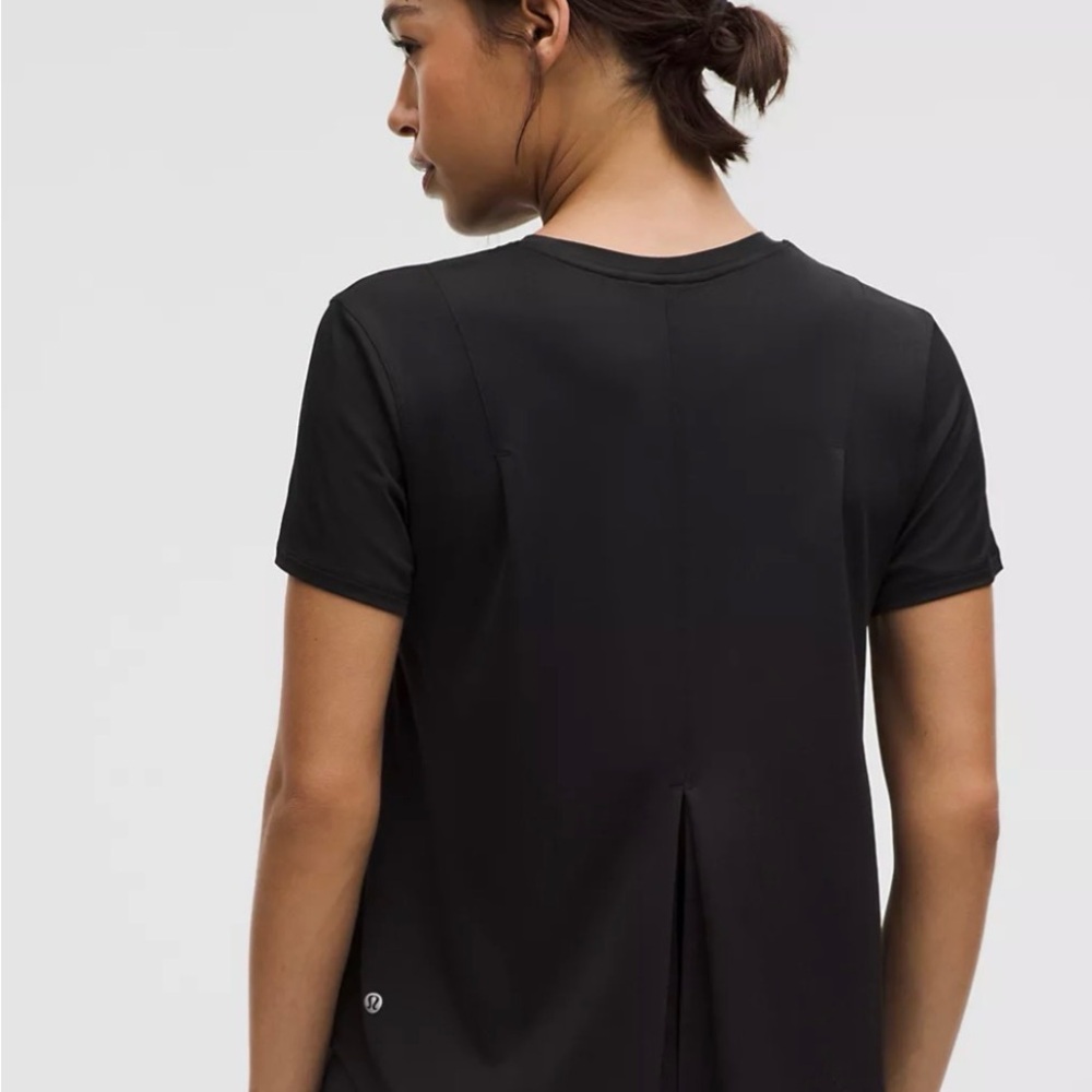 Lululemon Lightweight Split-Back Training T-Shirt